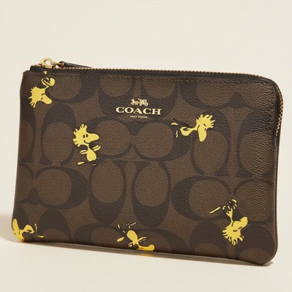 Coach Peanuts Wristlet NWT - Picture 1 of 4